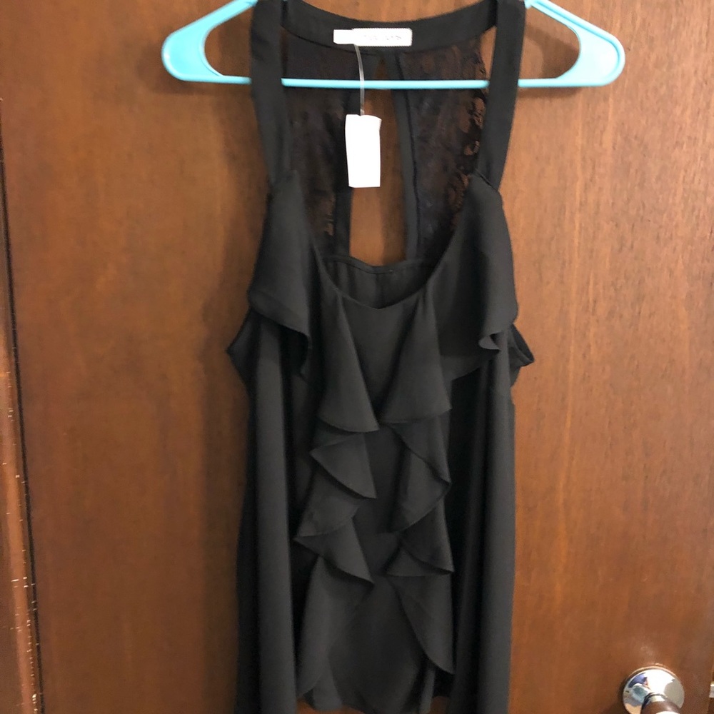 Women’s black top